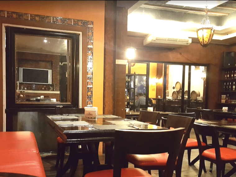 ミケランジェロ(Pizzeria Michelangelo)の内観