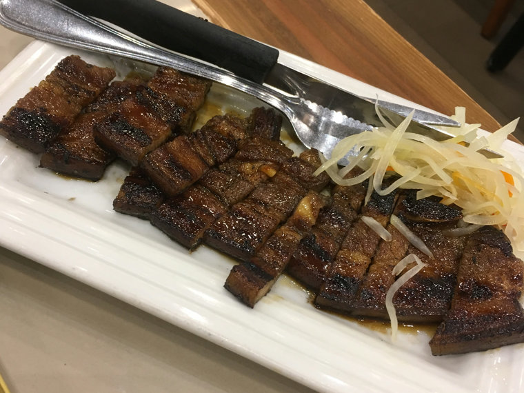 フィリピンの豚肉料理