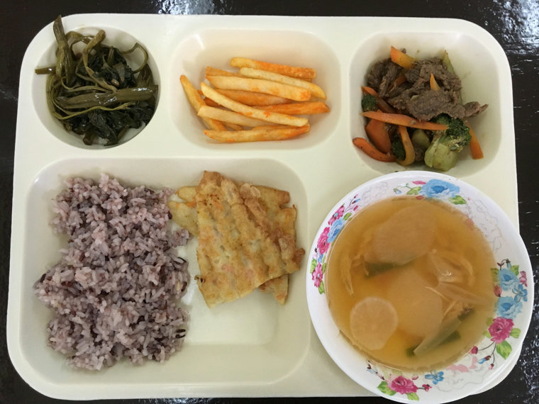 WE Academy Iloiloの食事例 01