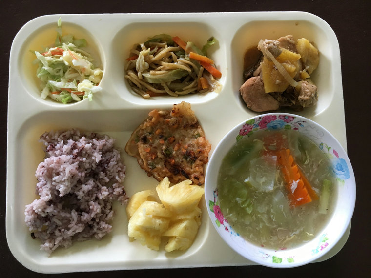 WE Academy Iloiloの食事例 02
