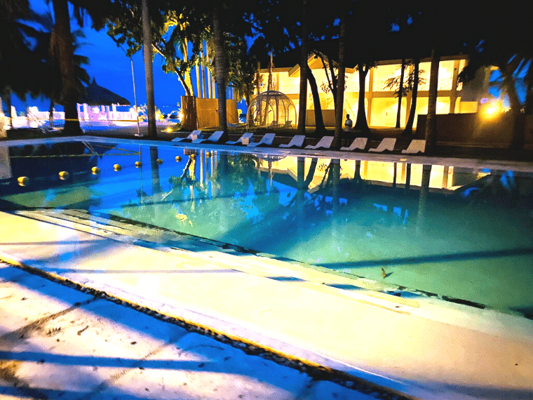 パシフィックセブリゾート・ダイビング練習用プール（夜撮影）